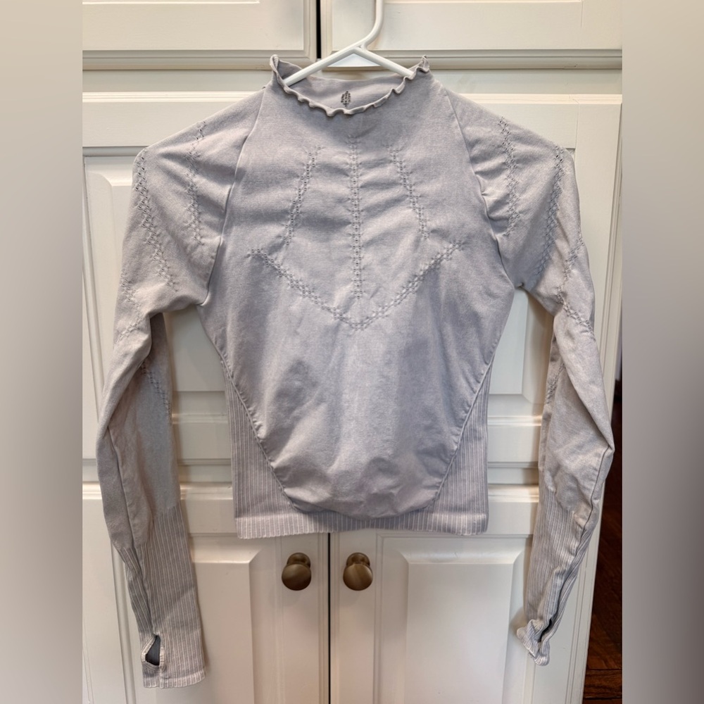 Free People movement, grey long-sleeved top size m/l